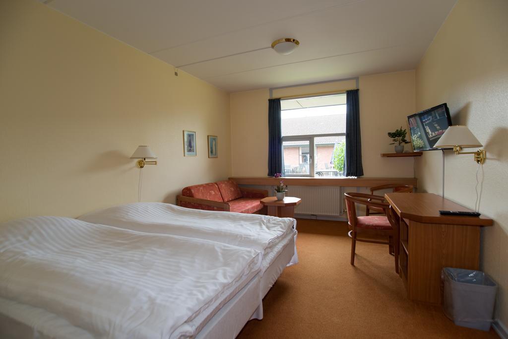 Hotel Lynggaarden هيرنينغ المظهر الخارجي الصورة