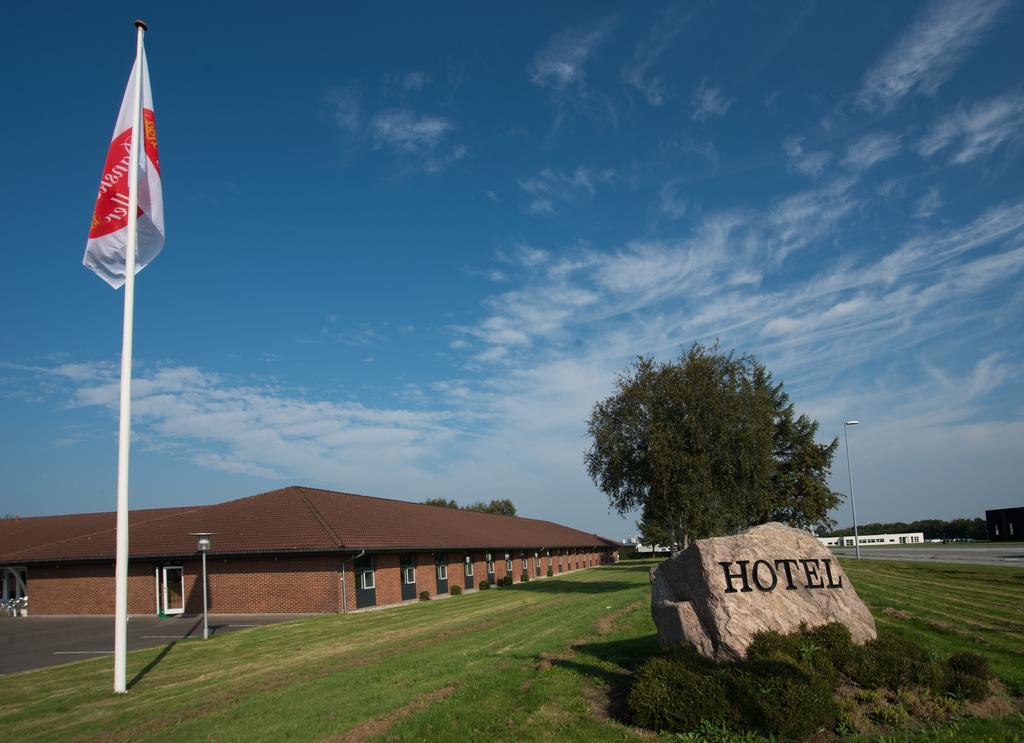 Hotel Lynggaarden هيرنينغ المظهر الخارجي الصورة
